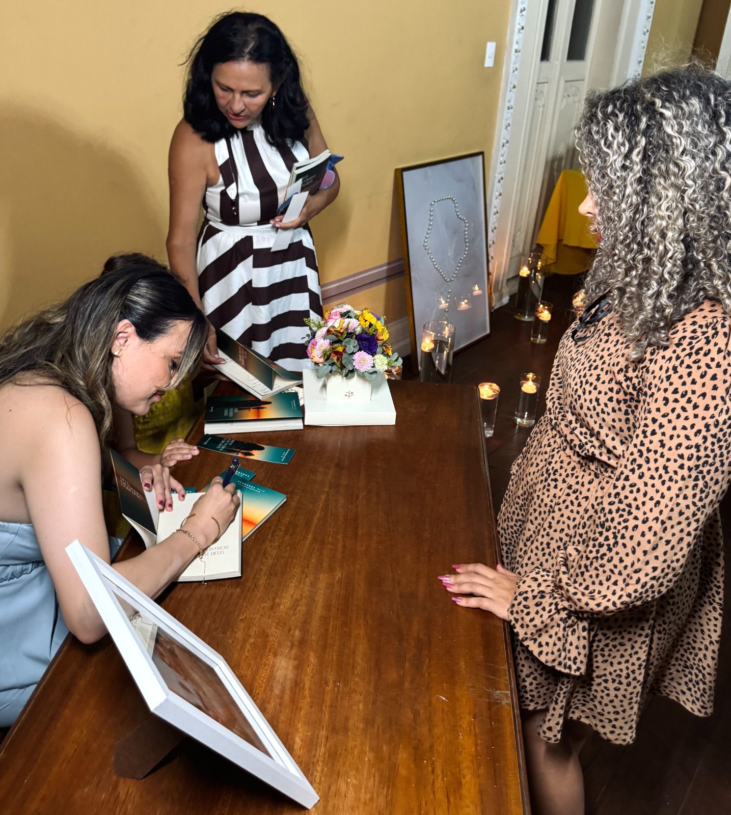 *Médica Fernanda Reis lança seu primeiro livro