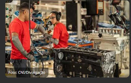 Indústria encerra 3º trimestre de 2025 com produção estagnada e queda no emprego