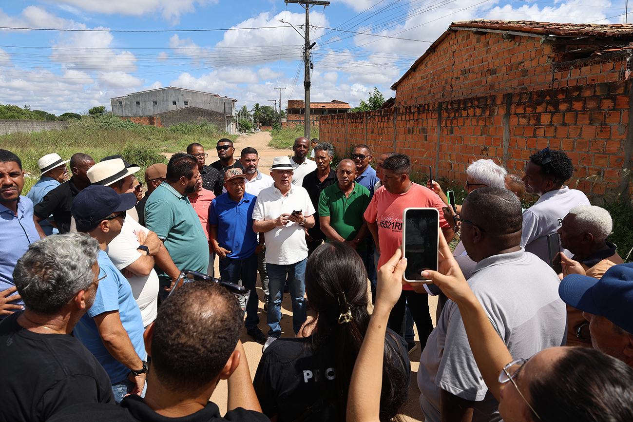 Pacote de obras de aproximadamente R$ 3,5 milhões é anunciado para Humildes e Limoeiro