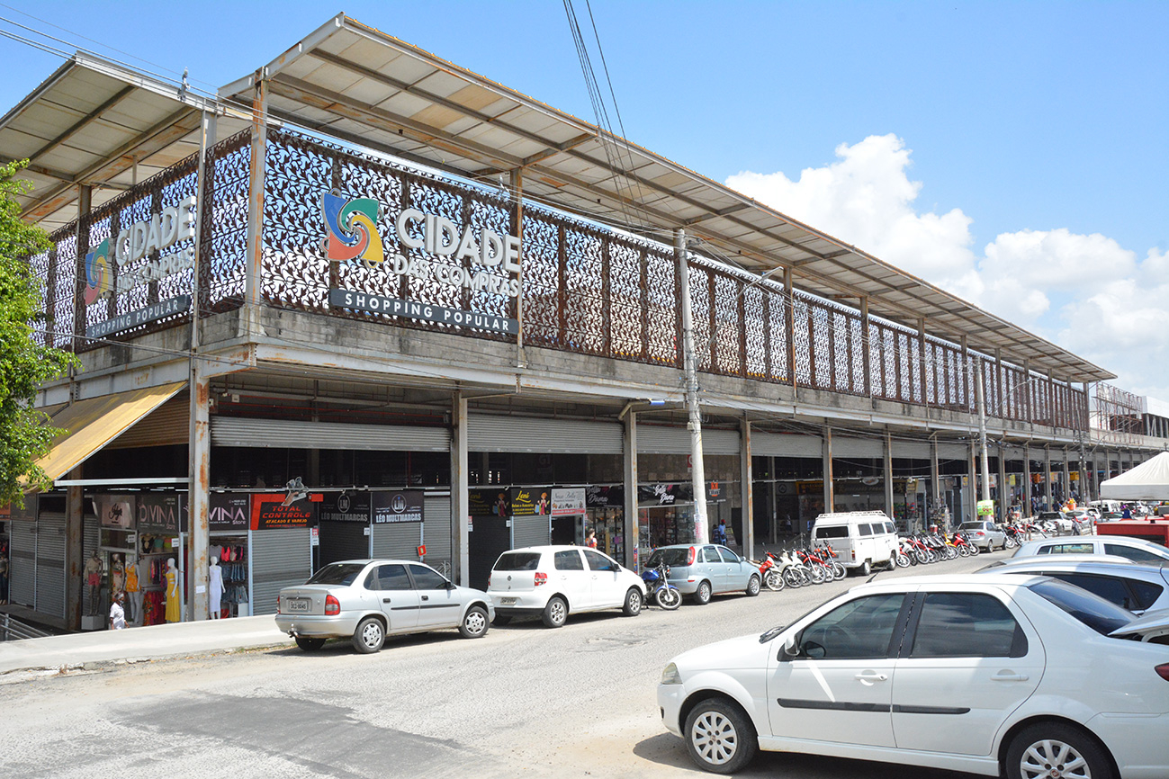 Prefeitura convoca para diálogo permissionários do Shopping Popular