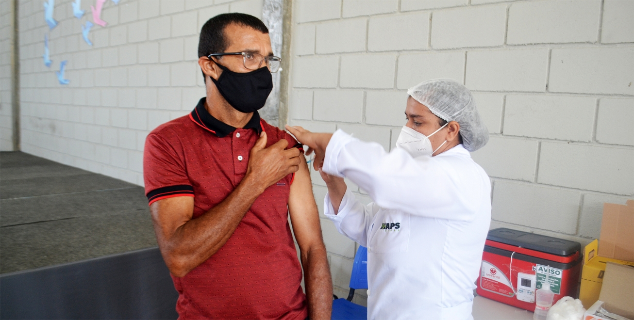 Vacinação contra Covid nas unidades de saúde e Shopping Popular nesta sexta